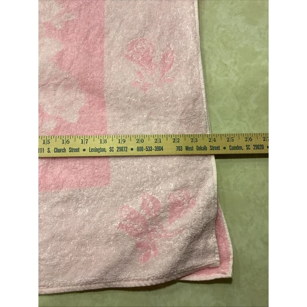 Vtg Cannon Cavalier USA Pink Textured Reverse Color Jacquard Floral Bath Towel